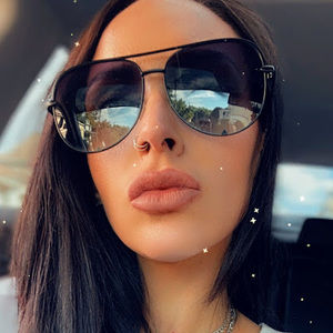 Meet your Posher, Tina